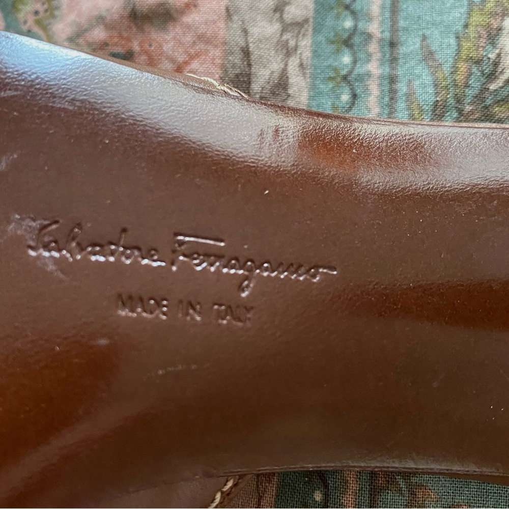 Ferragamo Chocolate Brown 2.25 inch Sandals. Size 8B, Made in Italy. Stunning - Picture 6 of 16